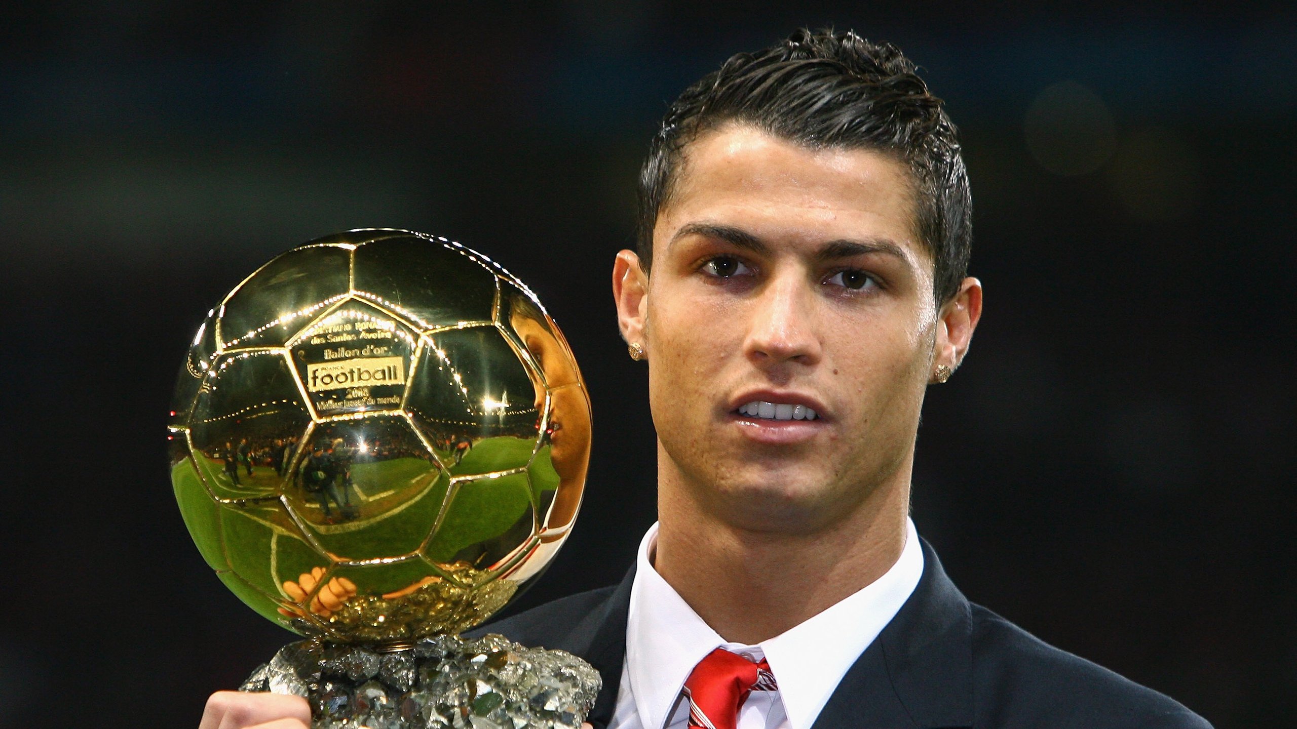 开云体育直播-破局者的黎明，当C罗沉默中的爆发，遇见张继科拍下的惊雷